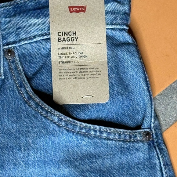 Levi's Relaxed Fit Blue Jeans - Picture 2 of 7